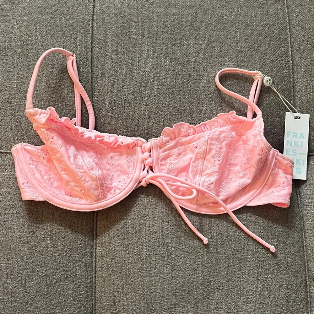 NWT Frankie’s Bikini Lucia Pink Eyelet Lace Top, sz Medium